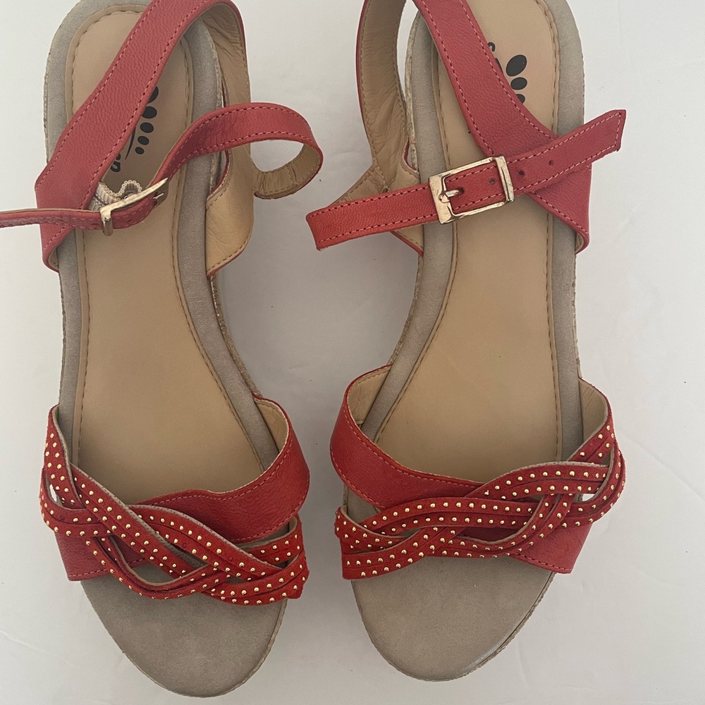 Spring Step Red and Tan Sandals with Braided Straps Size 40